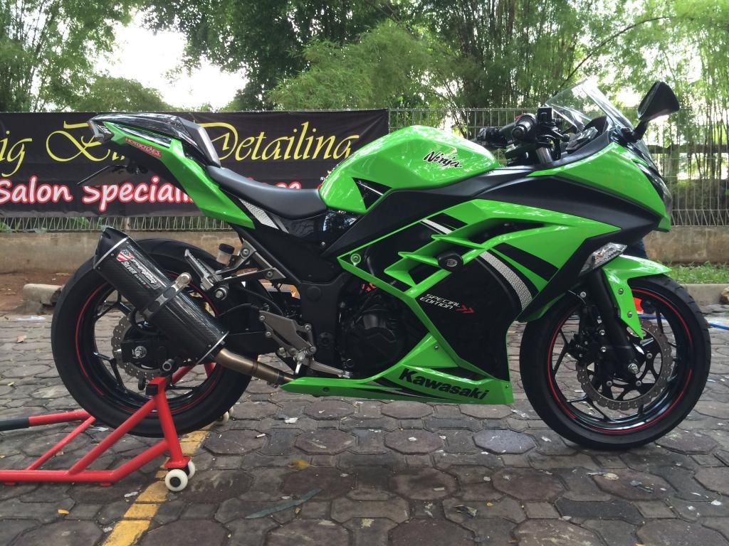 Bekas Kawasaki Ninja 250 FI Special Edition Pemakaian 2014 Branded