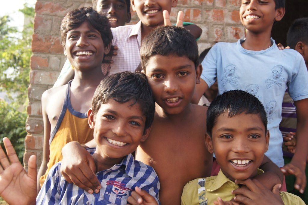 Picture of the kids in India that last year's team met