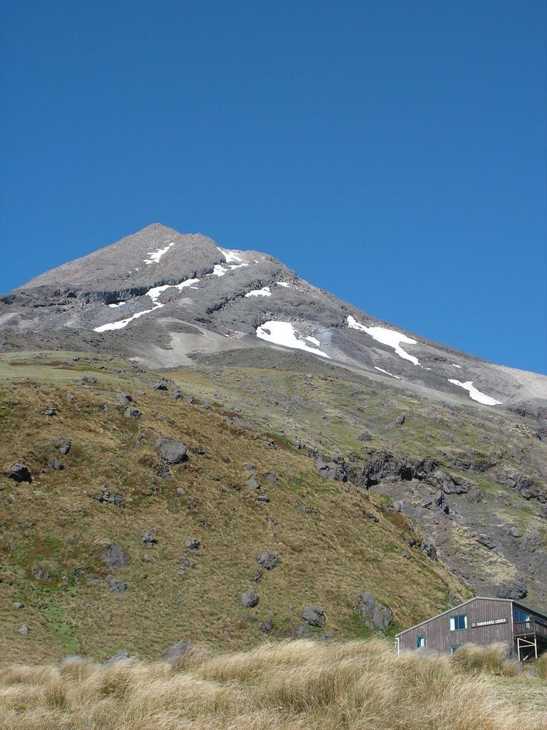 8.	DÍA 8 --  JUEVES 22. --  SUBIDA AL TARANAKI - Nueva Zelanda en 21 días, sólo y mucho trekking (4)