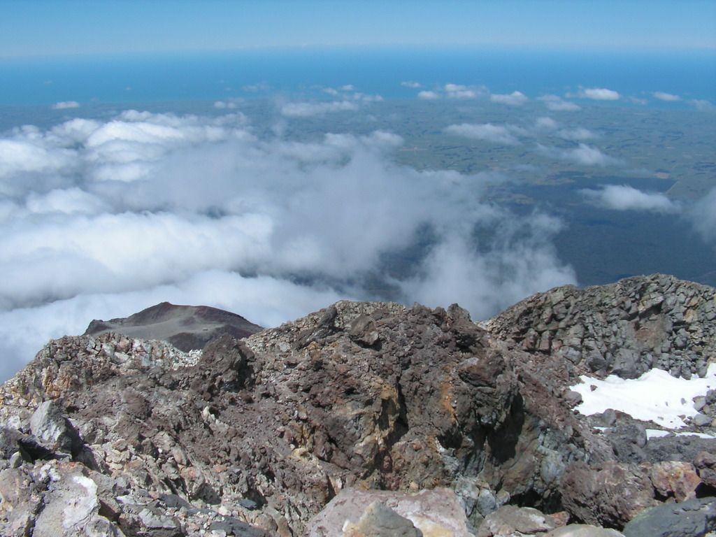 8.	DÍA 8 --  JUEVES 22. --  SUBIDA AL TARANAKI - Nueva Zelanda en 21 días, sólo y mucho trekking (8)