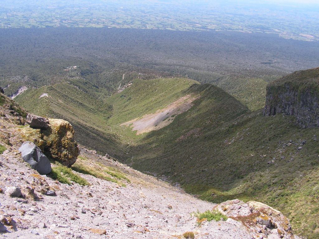 8.	DÍA 8 --  JUEVES 22. --  SUBIDA AL TARANAKI - Nueva Zelanda en 21 días, sólo y mucho trekking (10)